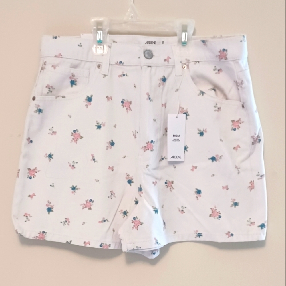 Ardene white shorts NWT pink blue flowers size 11 summer women girls medium